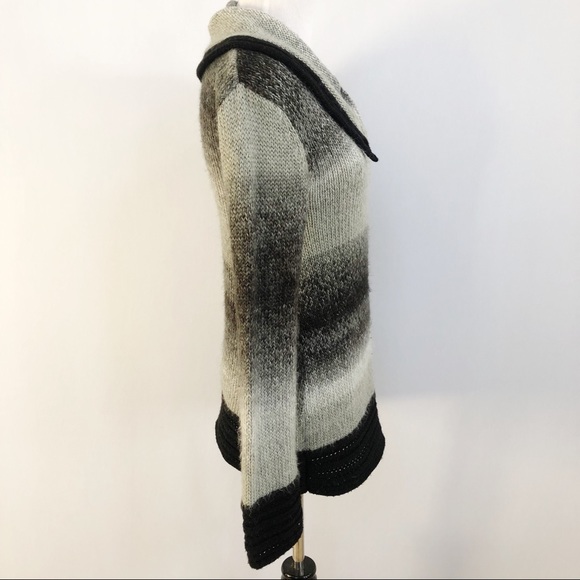 Clara Vitti gray black button neck sweater tunic - Picture 3 of 6